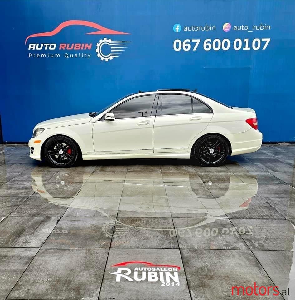 2012' Mercedes-Benz C 300 photo #3