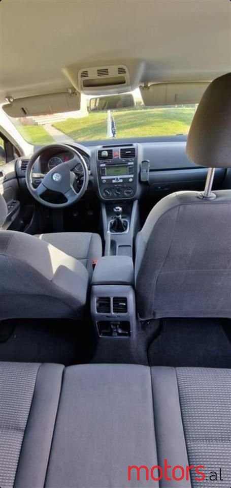 2008' Volkswagen Golf photo #6