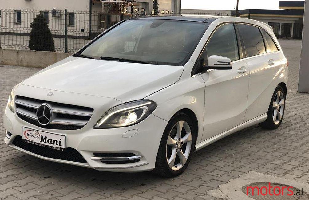 2012' Mercedes-Benz B 200 photo #1