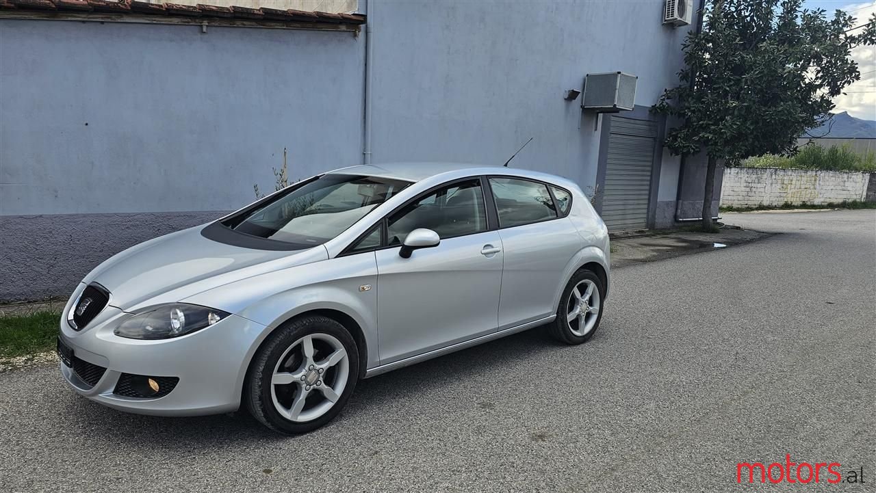 2007' SEAT Leon photo #2