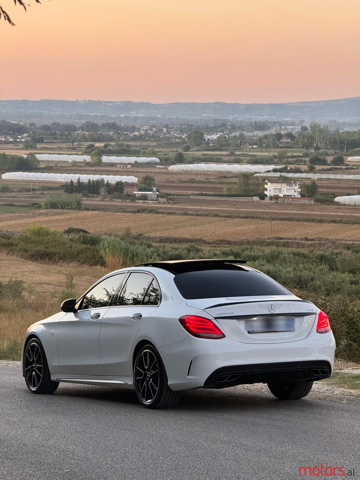 2017' Mercedes-Benz 300 photo #4