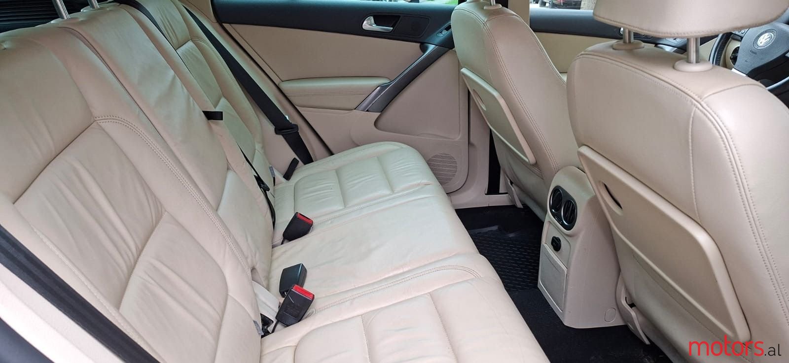 2009' Volkswagen Tiguan photo #4