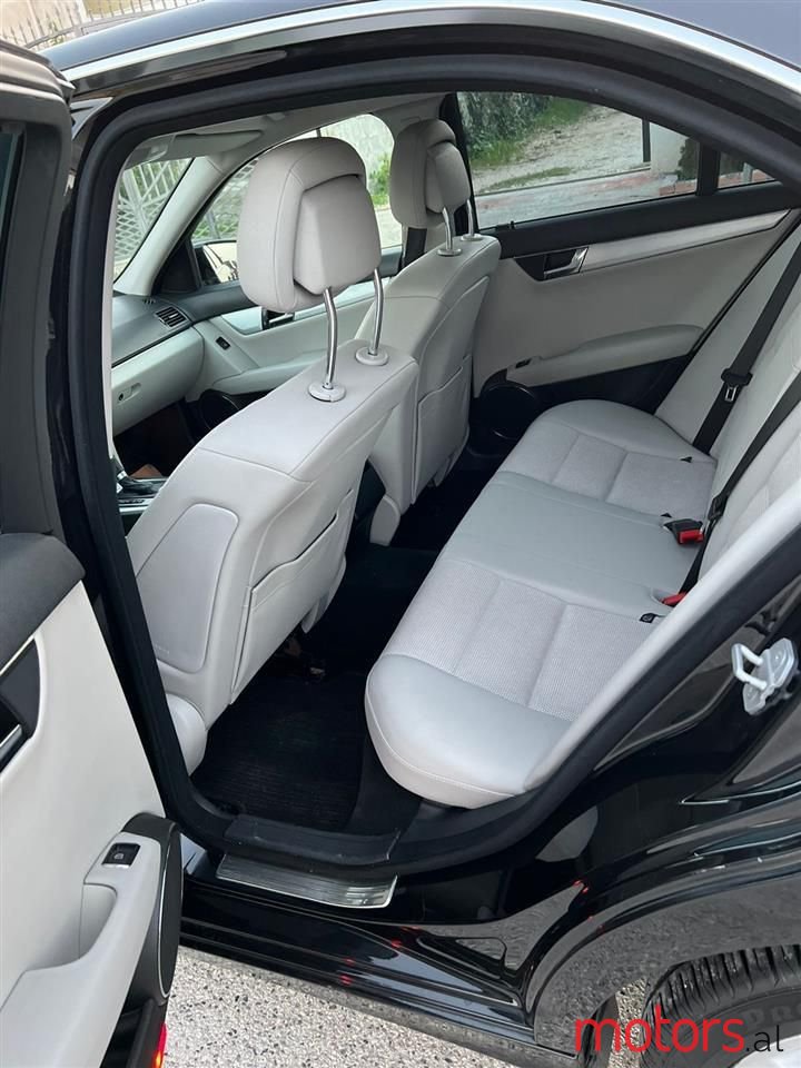 2010' Mercedes-Benz 220 photo #6