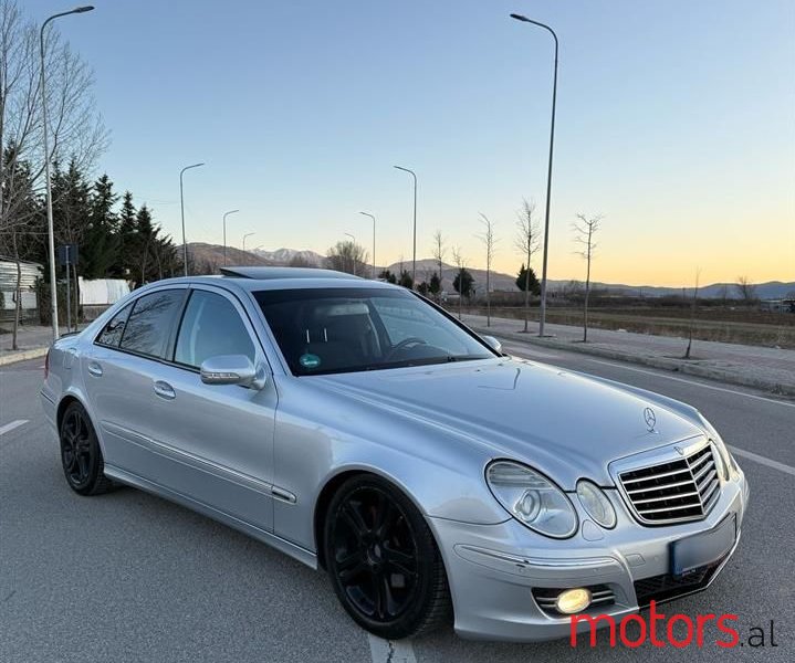 2008' Mercedes-Benz E 230 photo #6