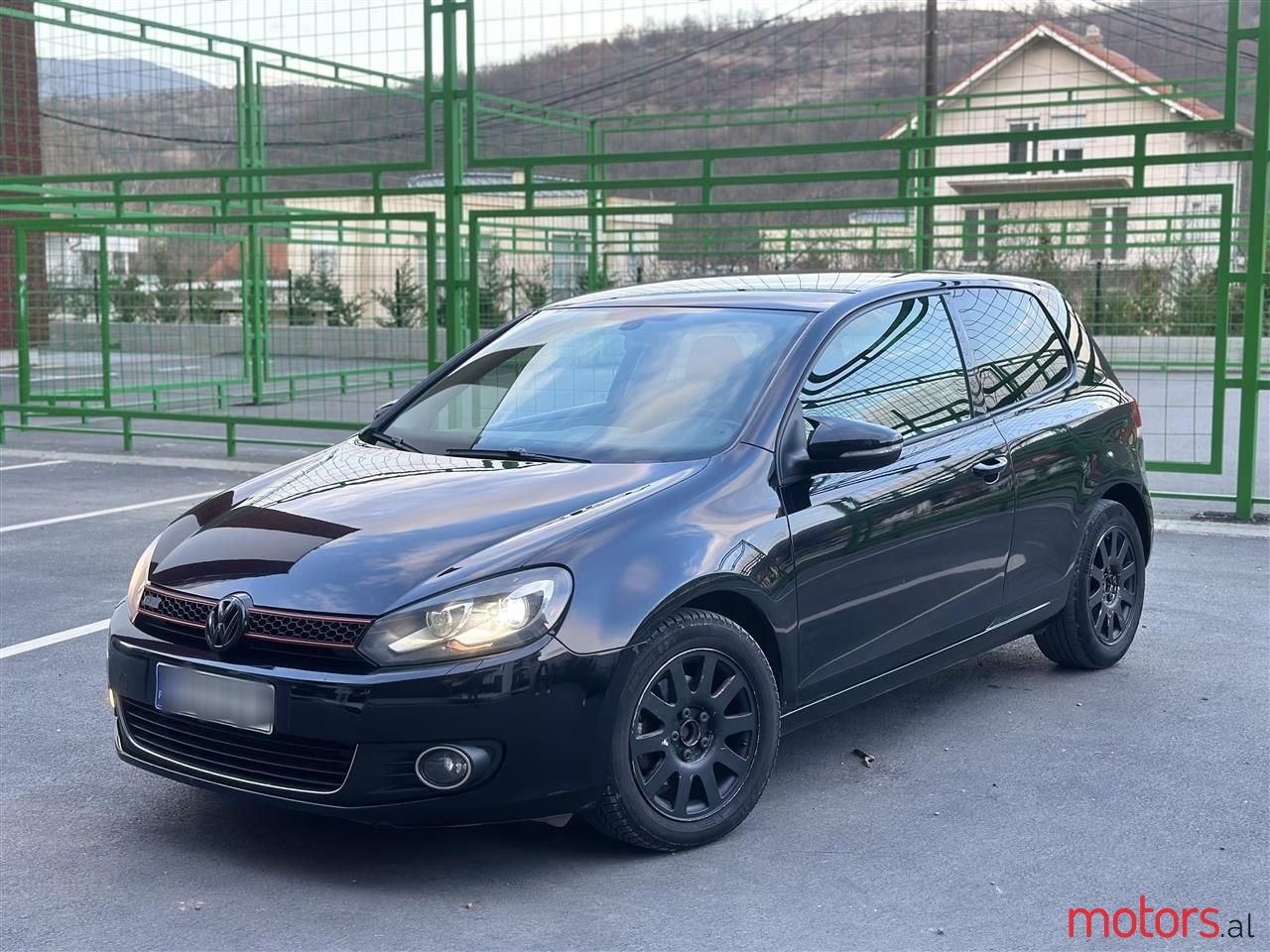 2010' Volkswagen Golf photo #2