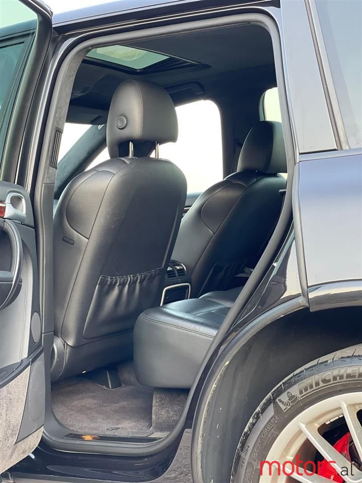 2009' Porsche Cayenne photo #6