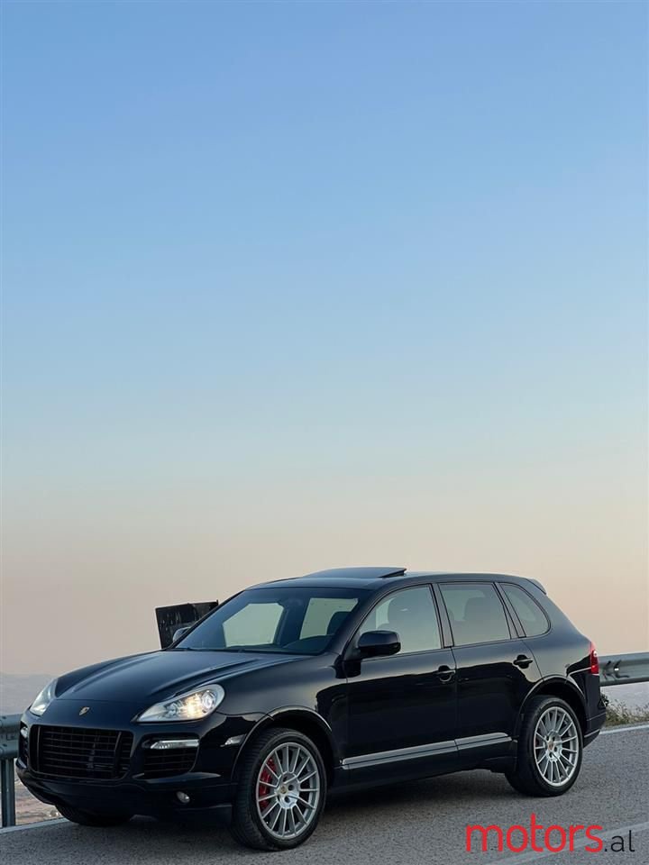 2009' Porsche Cayenne photo #2