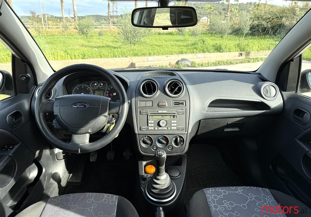 2007' Ford Fiesta photo #3