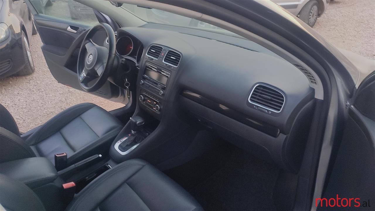 2010' Volkswagen Golf photo #6