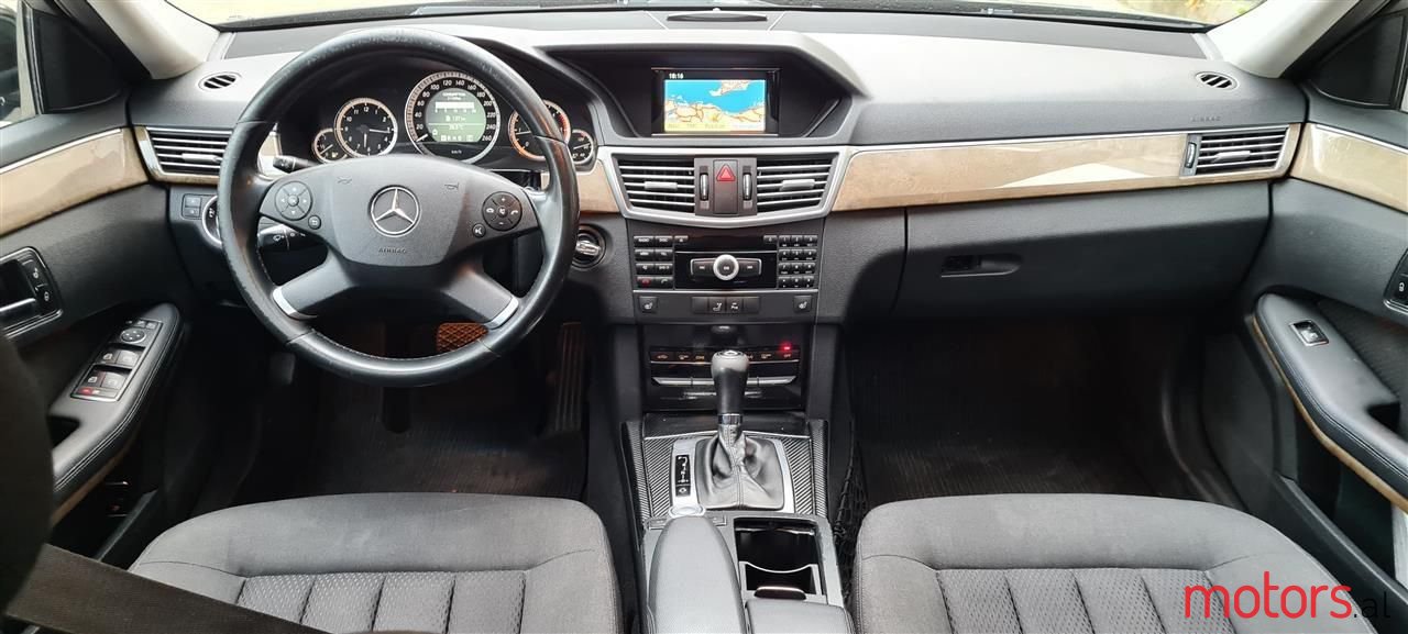 2010' Mercedes-Benz E 200 photo #4