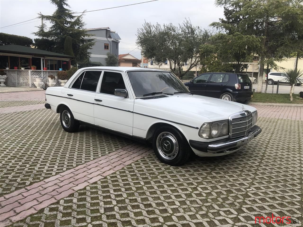 1982' Mercedes-Benz 240 photo #1