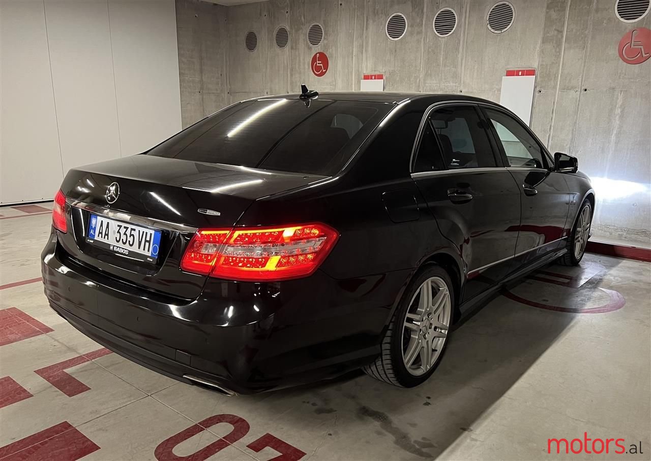 2012' Mercedes-Benz E 200 photo #4
