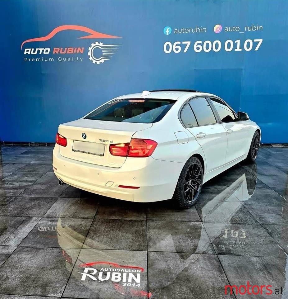 2012' BMW 320 photo #1