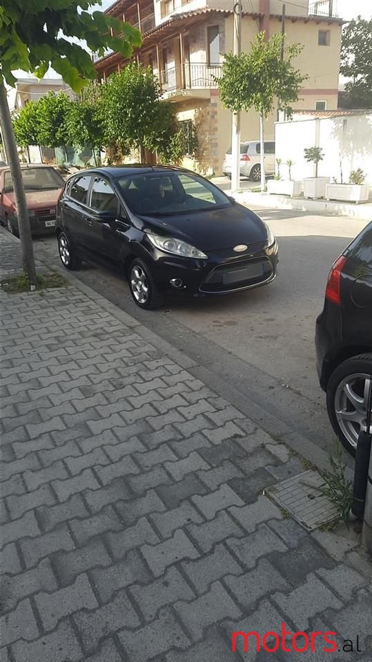 2011' Ford Fiesta photo #3