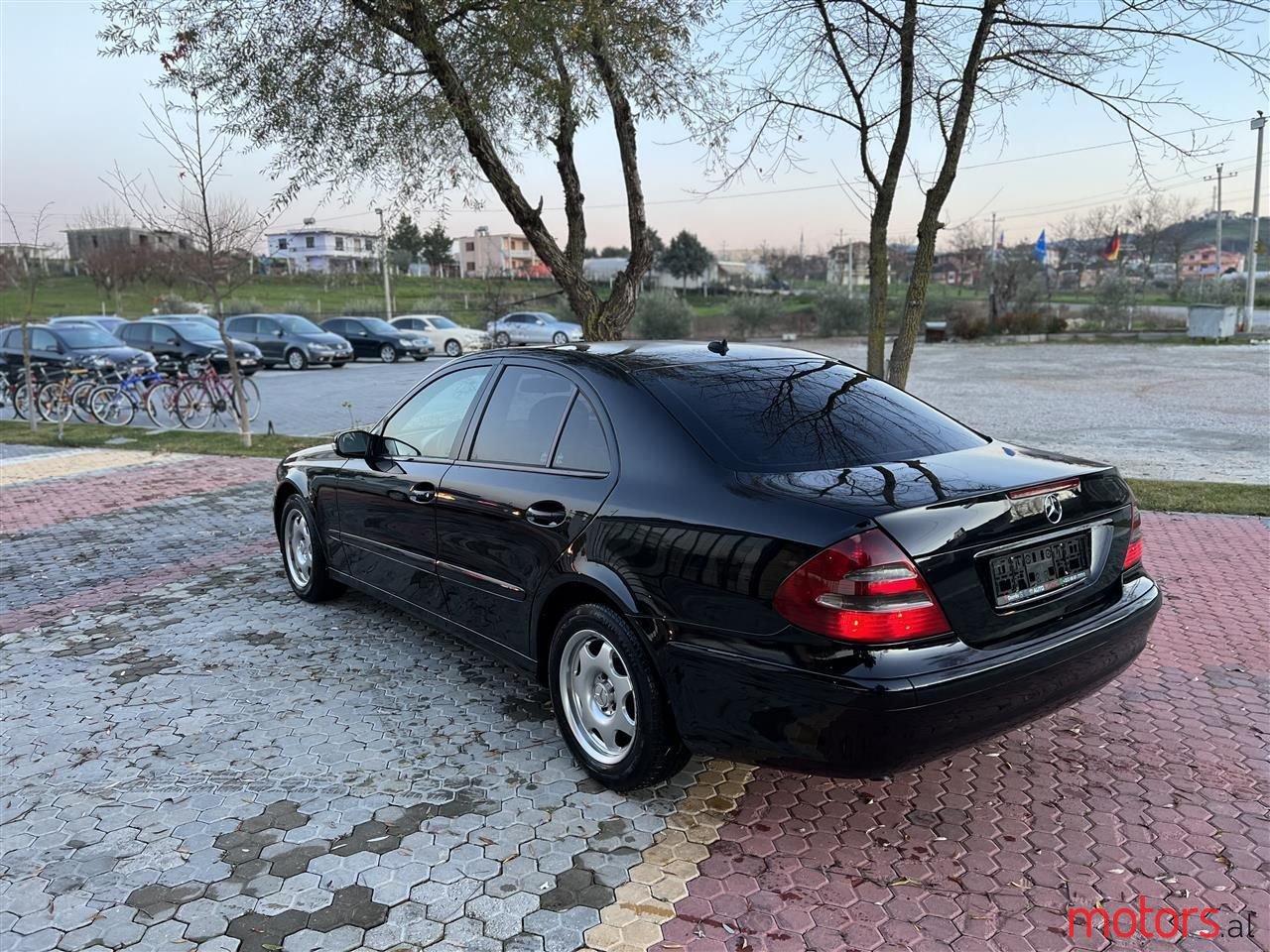 2006' Mercedes-Benz E 220 photo #3