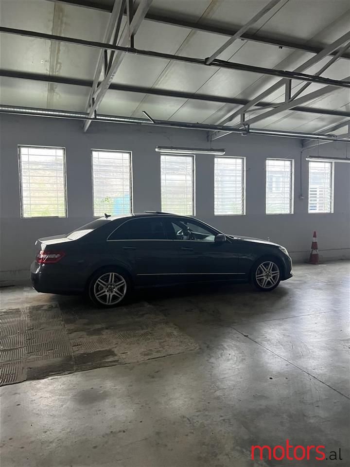 2010' Mercedes-Benz E 350 photo #5