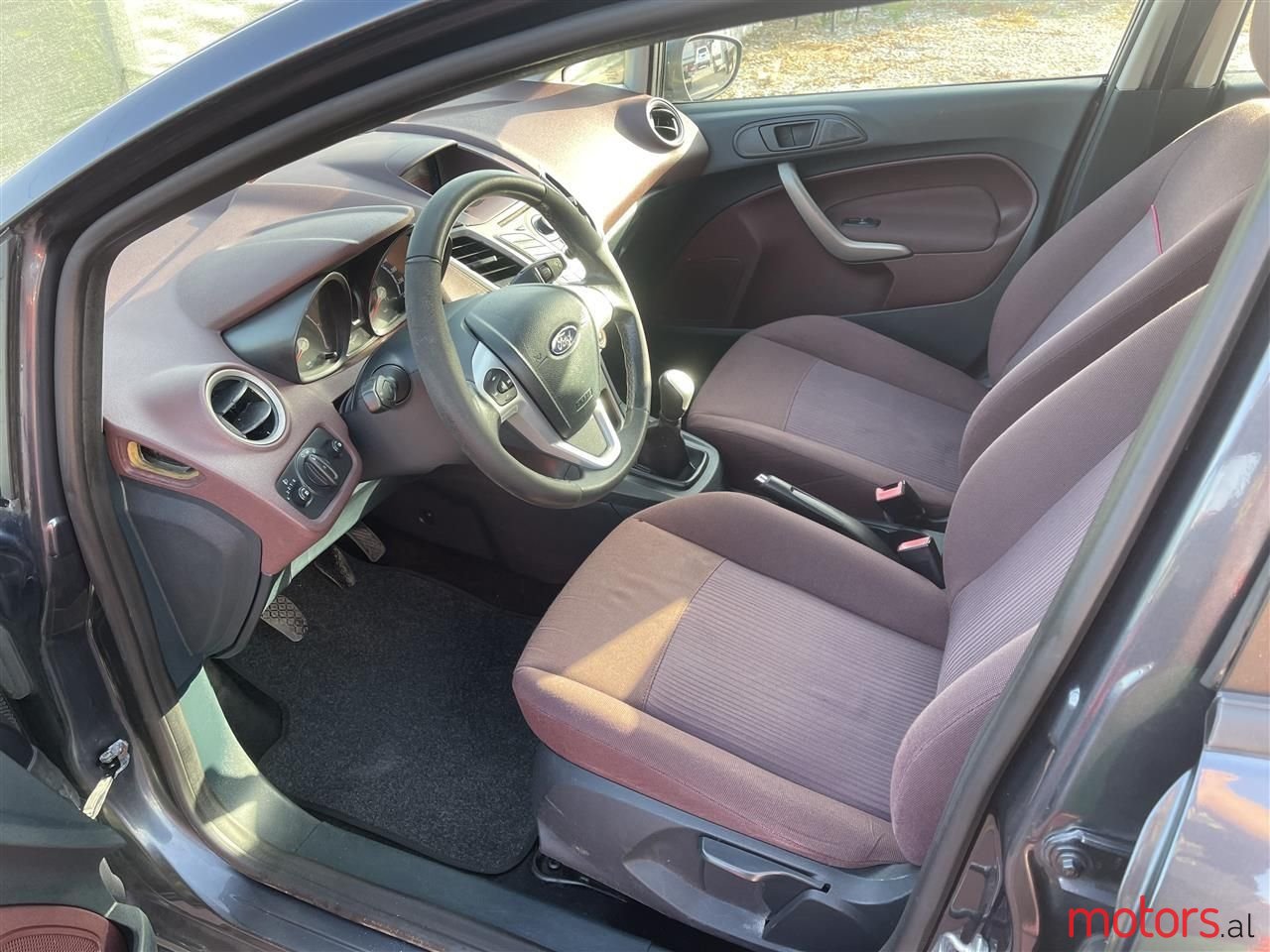 2010' Ford Fiesta photo #6