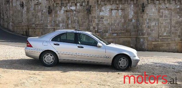 2002' Mercedes-Benz C-Class photo #2