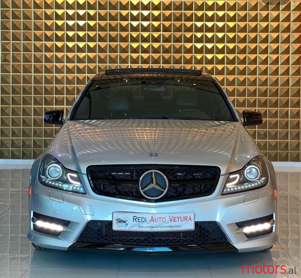 2012' Mercedes-Benz C 300 photo #1