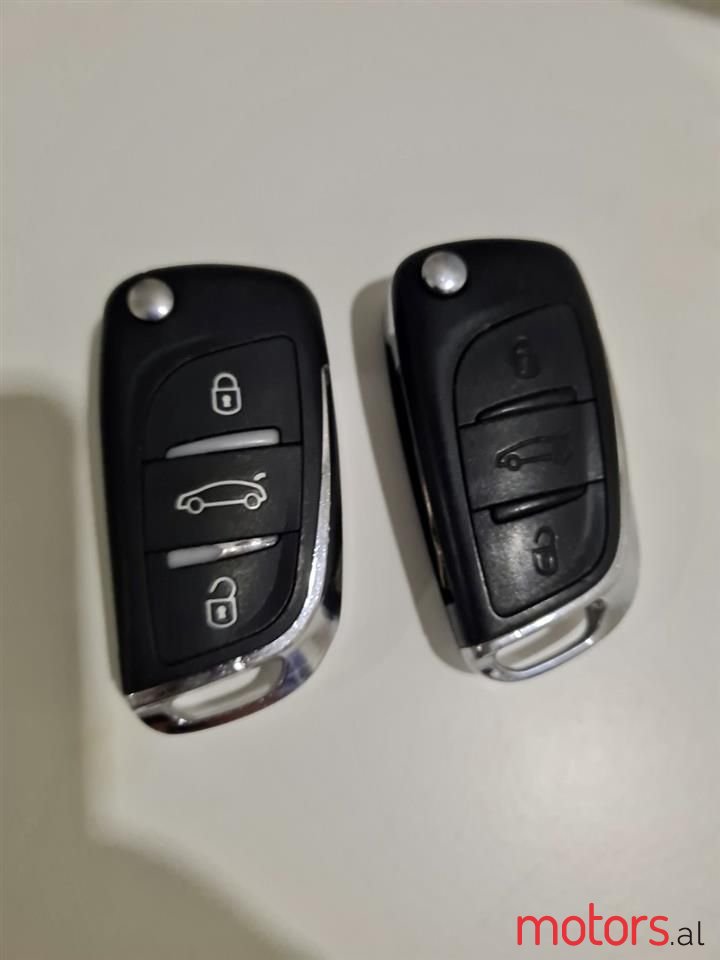 2013' Citroen C4 photo #5