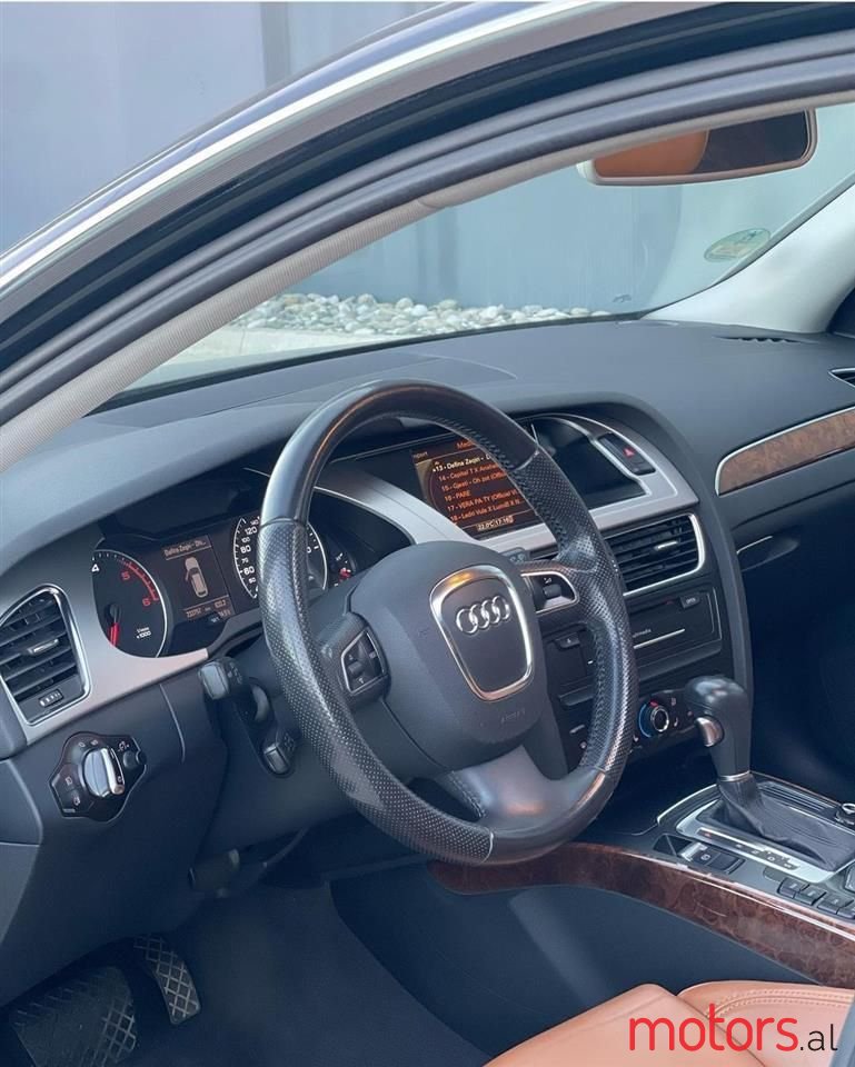 2010' Audi A4 photo #2