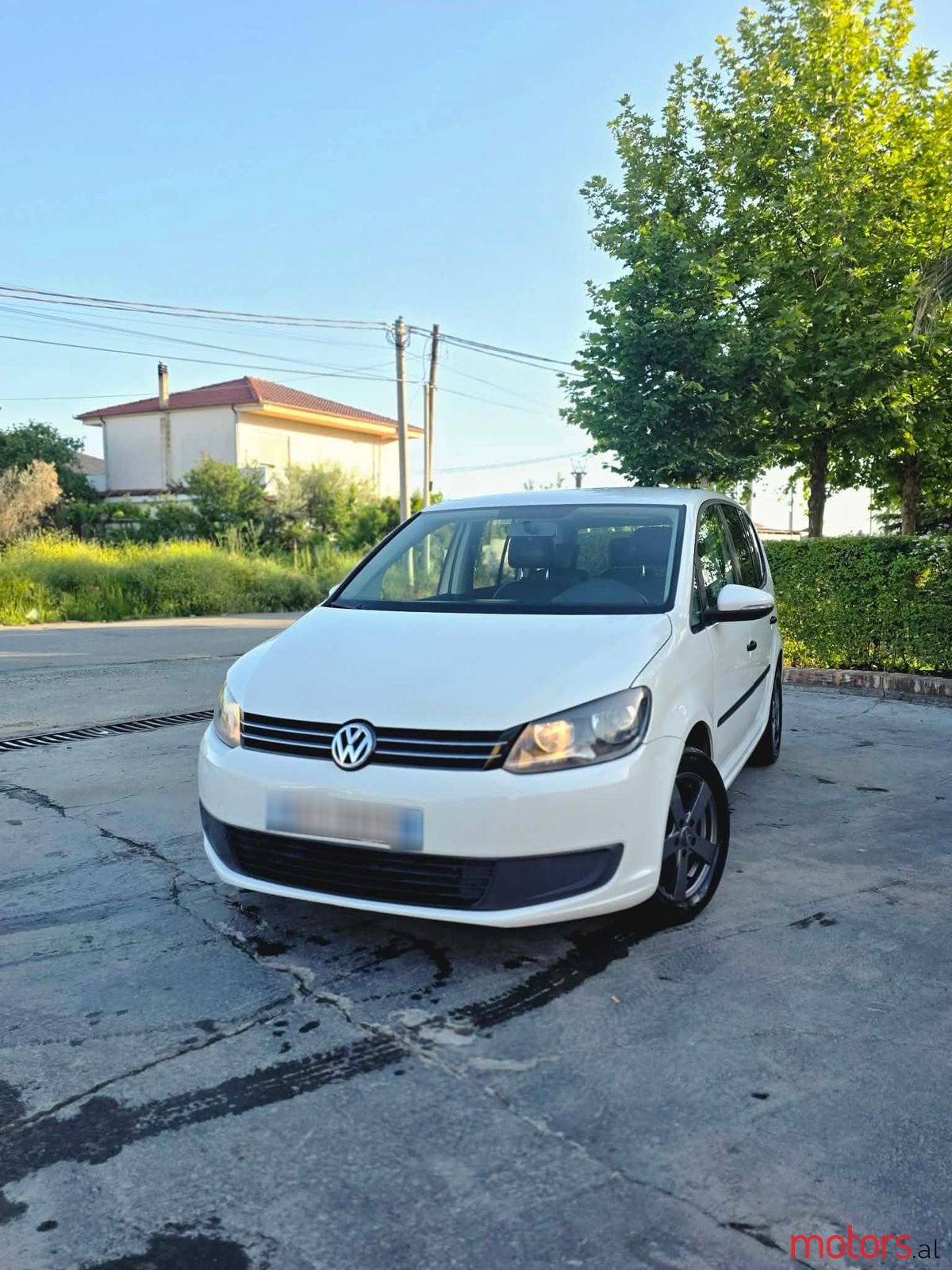 2013' Volkswagen Touran photo #4