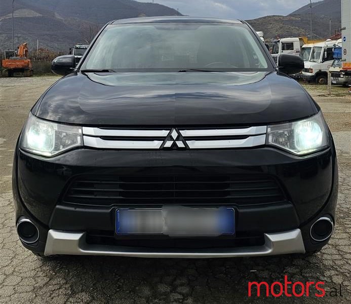 2016' Mitsubishi Outlander photo #5