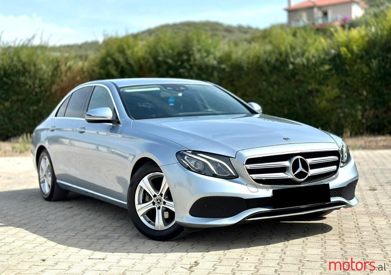 2017' Mercedes-Benz 200E photo #2