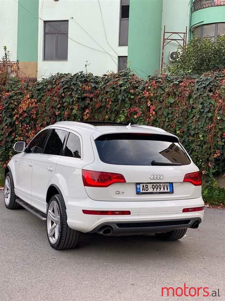 2013' Audi Q7 photo #4