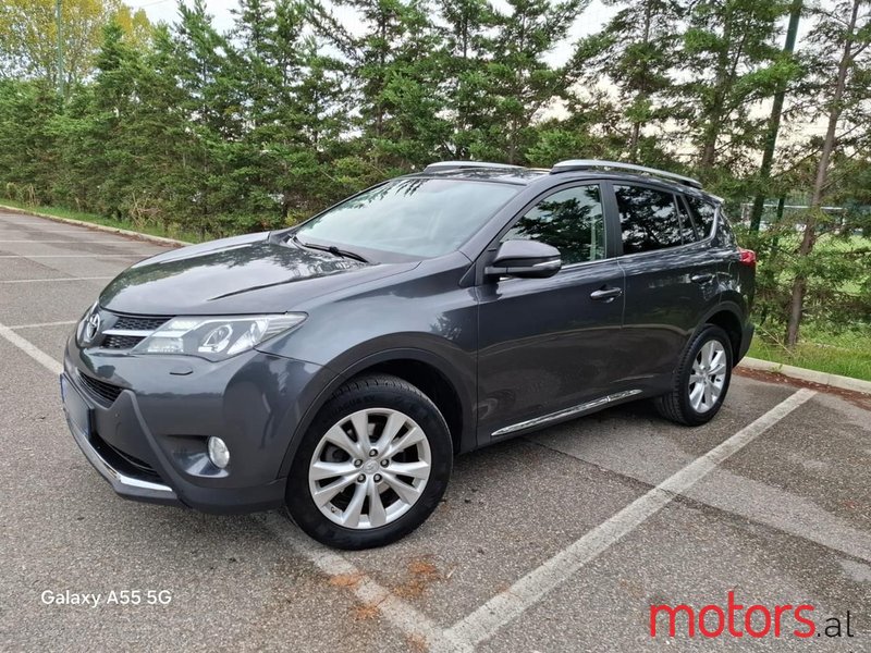 2015' Toyota RAV4 photo #2