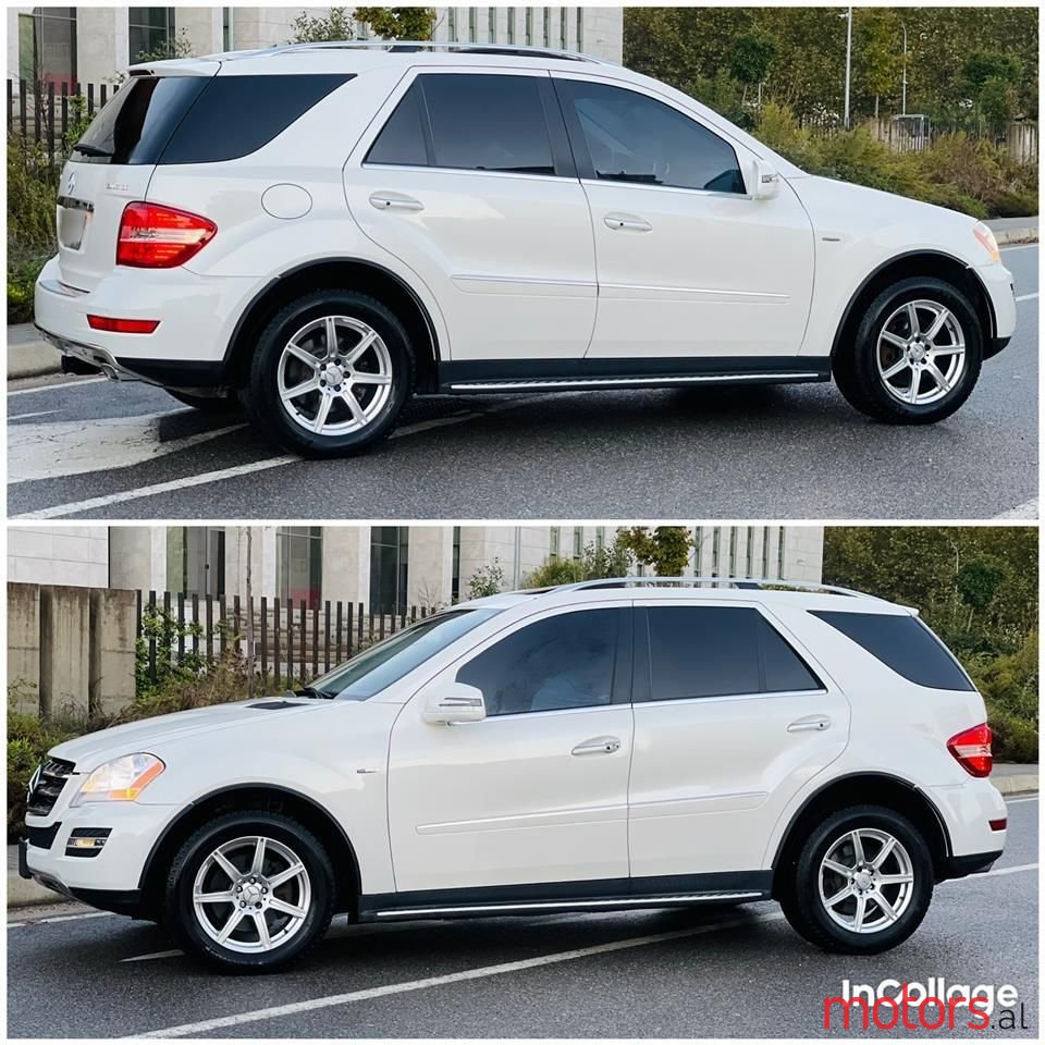 2011' Mercedes-Benz 300 photo #2