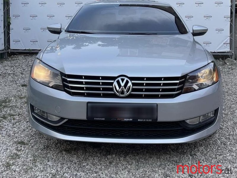 2015' Volkswagen Passat photo #3