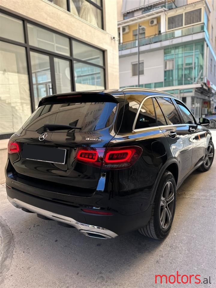 2020' Mercedes-Benz 200 photo #3