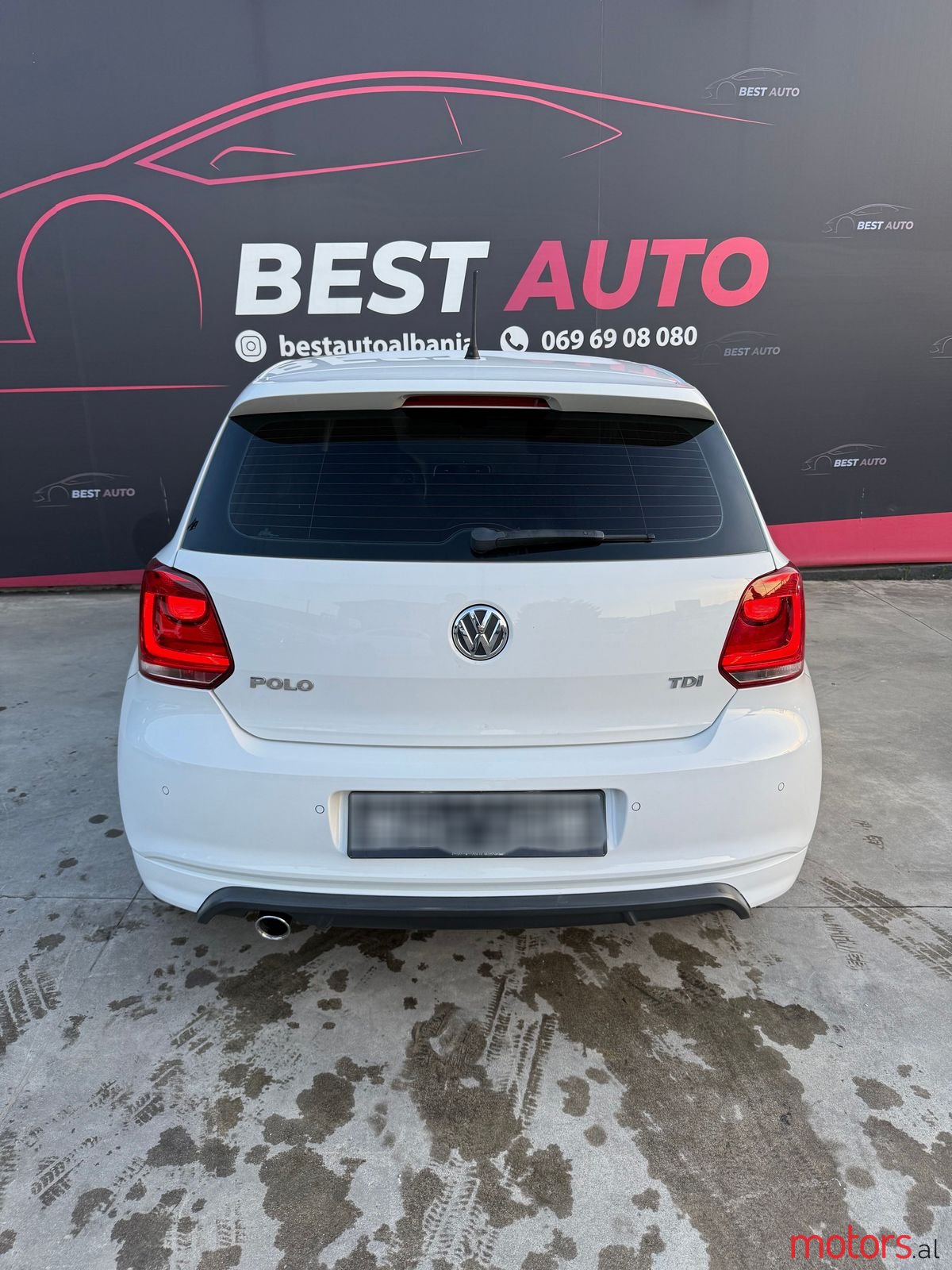 2014' Volkswagen Polo photo #2