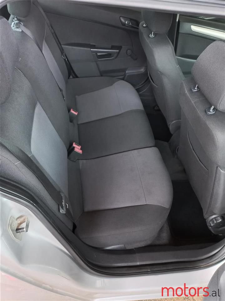 2008' Opel Astra photo #2