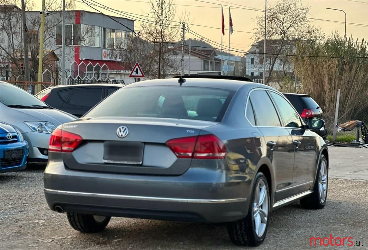 2015' Volkswagen Passat photo #6