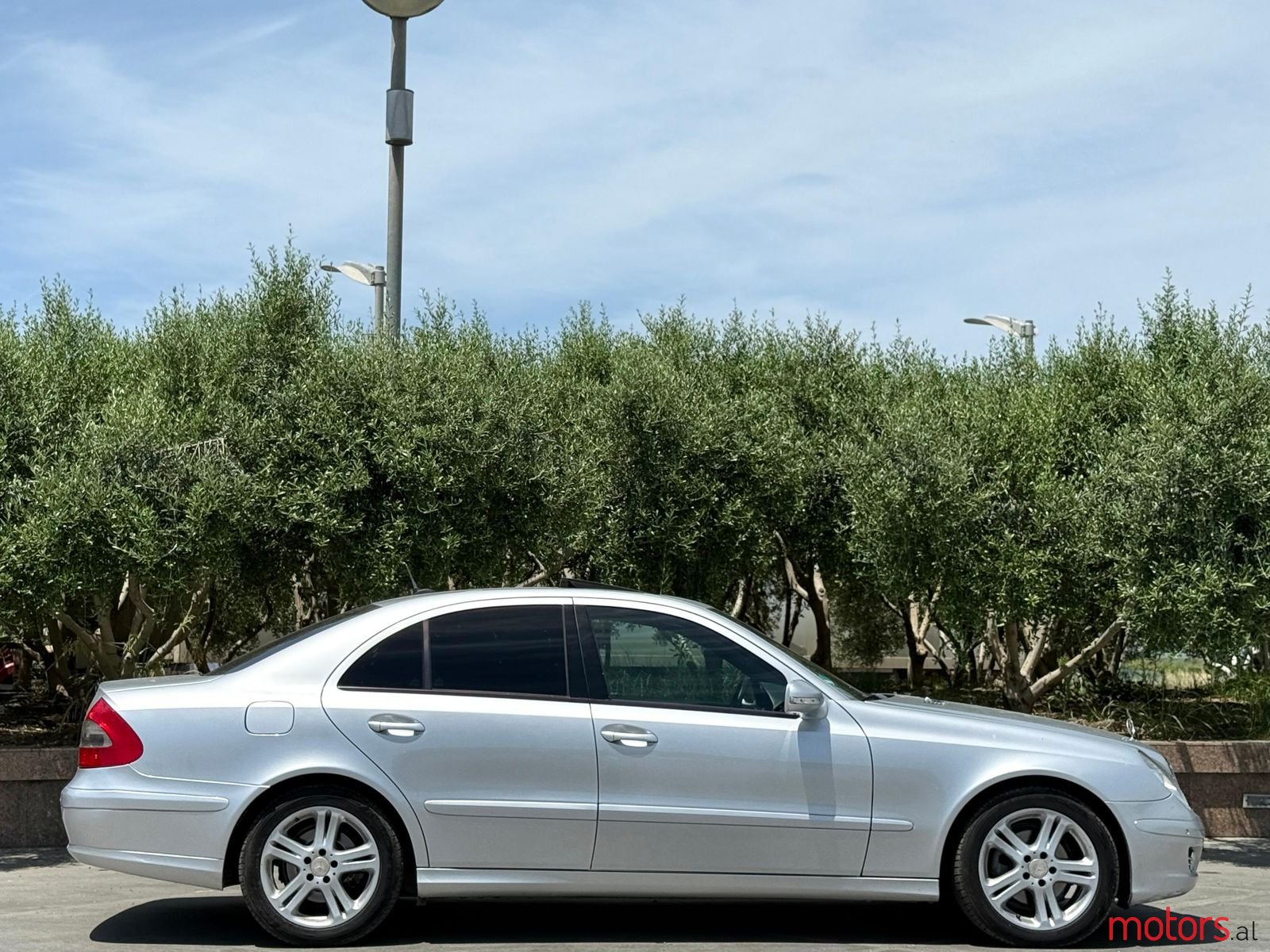 2007' Mercedes-Benz E 220 photo #6