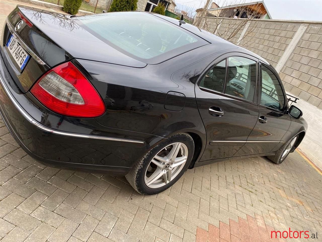 2007' Mercedes-Benz E 200 photo #6