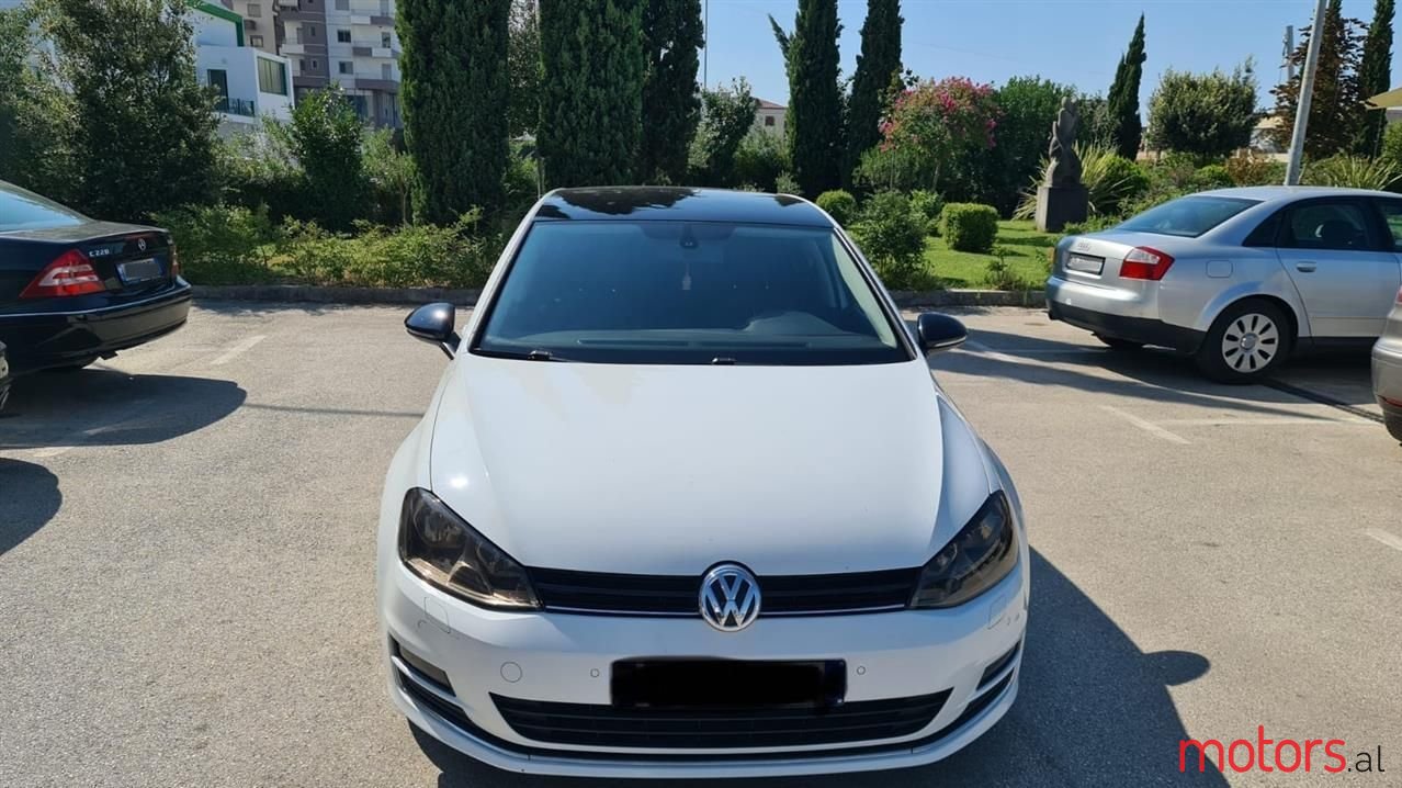 2013' Volkswagen Golf photo #2