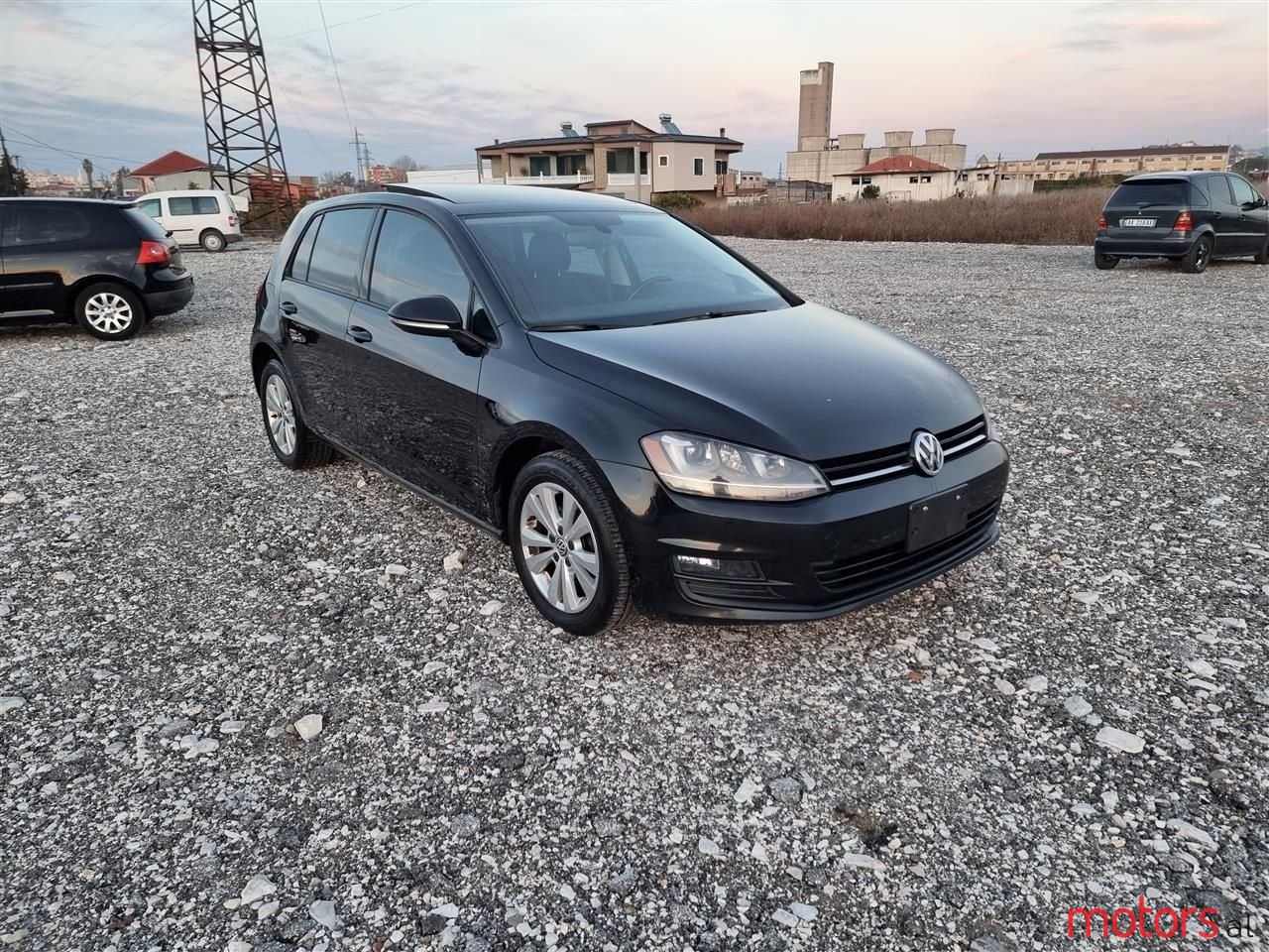 2015' Volkswagen Golf photo #1