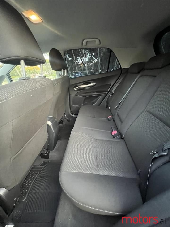 2007' Toyota Auris photo #3