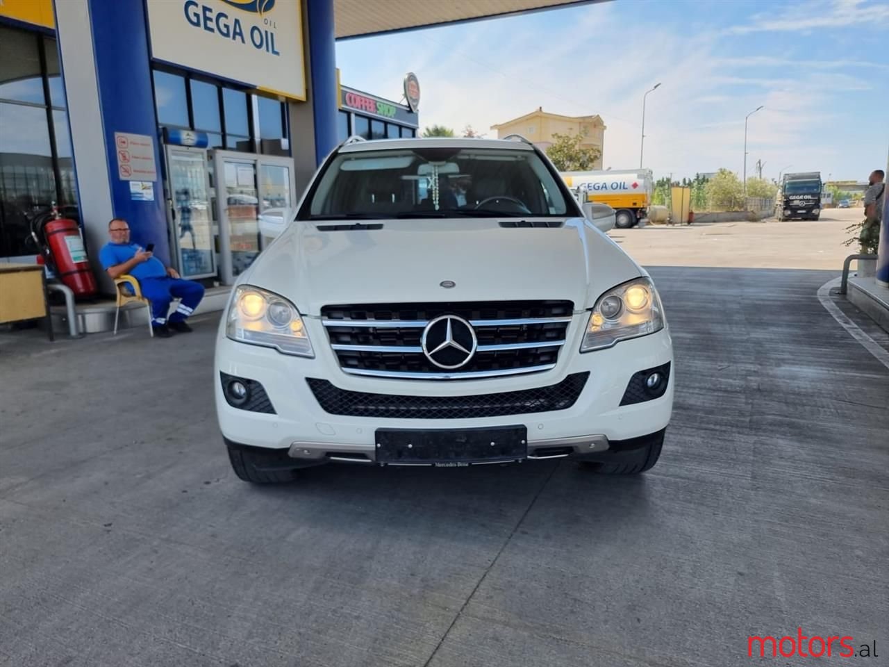 2010' Mercedes-Benz 280 photo #1