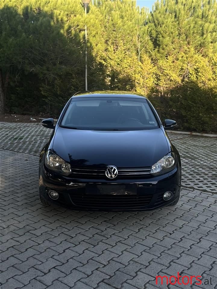 2011' Volkswagen Golf photo #6
