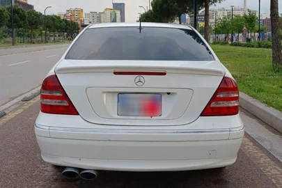 2006' Mercedes-Benz C 230