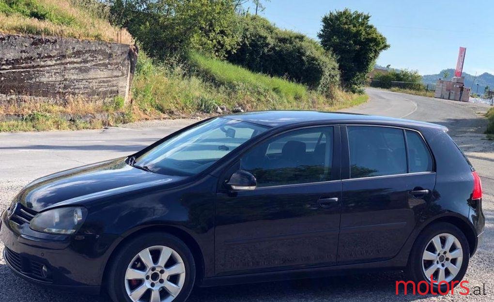 2004' Volkswagen Golf photo #1