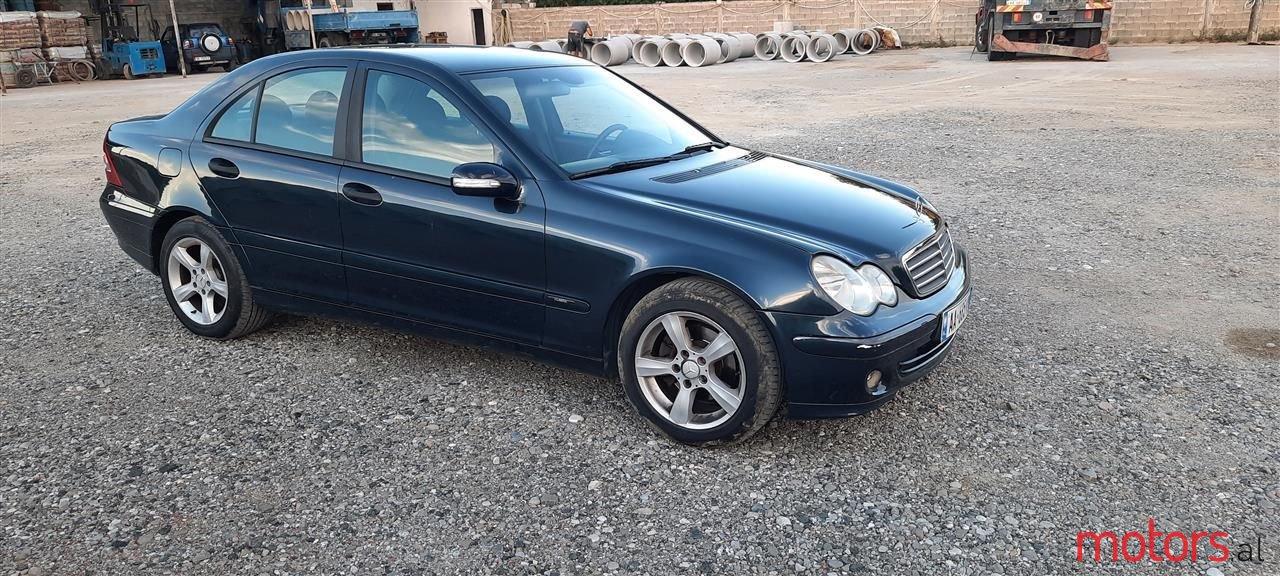 2004' Mercedes-Benz C 220 photo #4