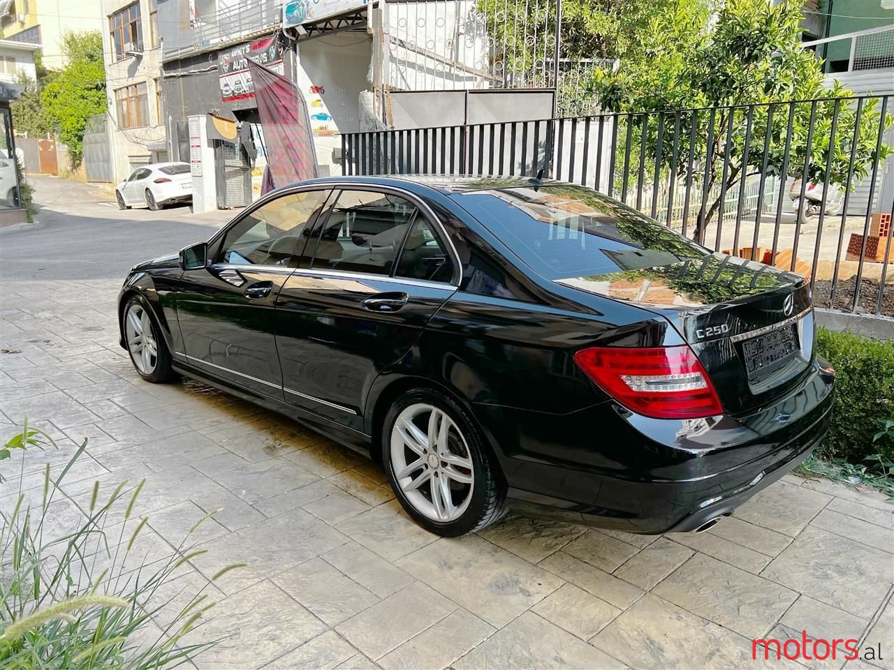 2012' Mercedes-Benz C 250 photo #4