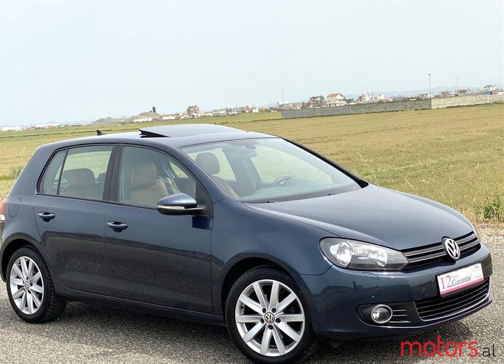 2009' Volkswagen Golf photo #1