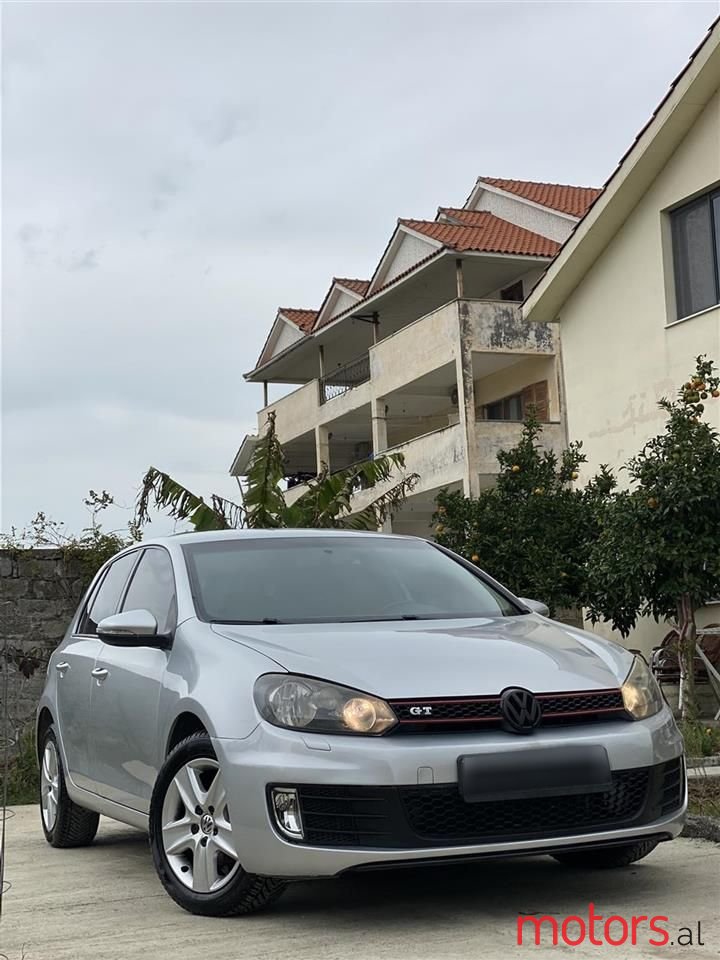 2009' Volkswagen Golf photo #3