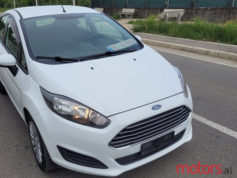 2013' Ford Fiesta photo #2